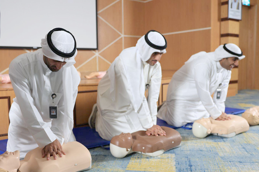 مستشفيات السلام تنظم دورة تدريبية لموظفي بيت التمويل الكويتي كابيتال على الإسعافات الأولية والإنعاش القلبي الرئوي