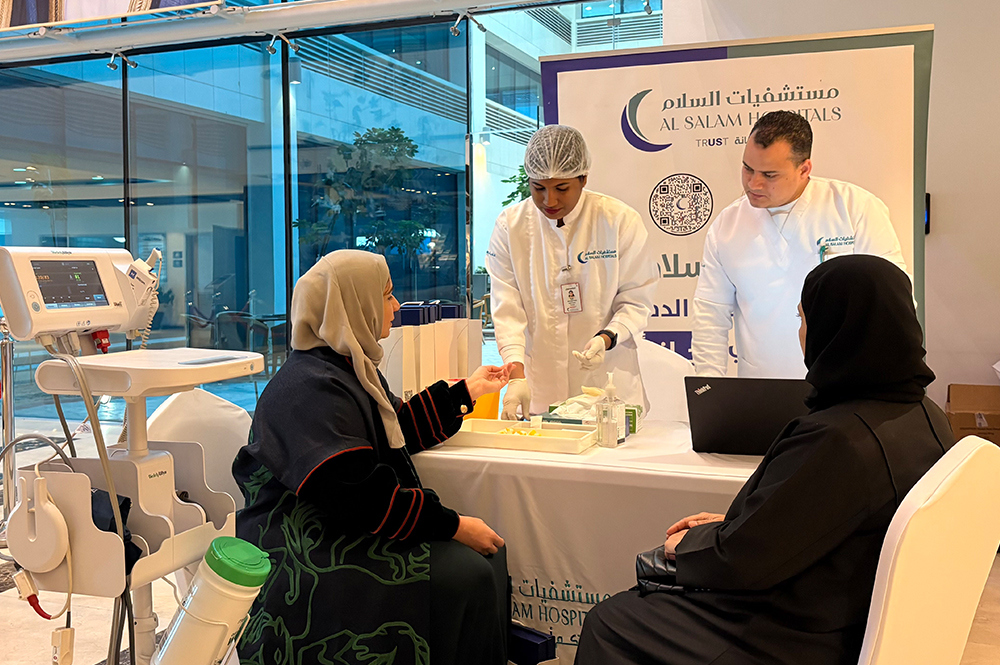 مستشفيات السلام تشارك في المعرض الطبي بالهيئة العامة للبيئة